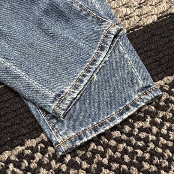 America Eagle Jeans Women’s Sz 2 Mom Jean Classic Distressed Thrashed Boho Y2K - Picture 4 of 9